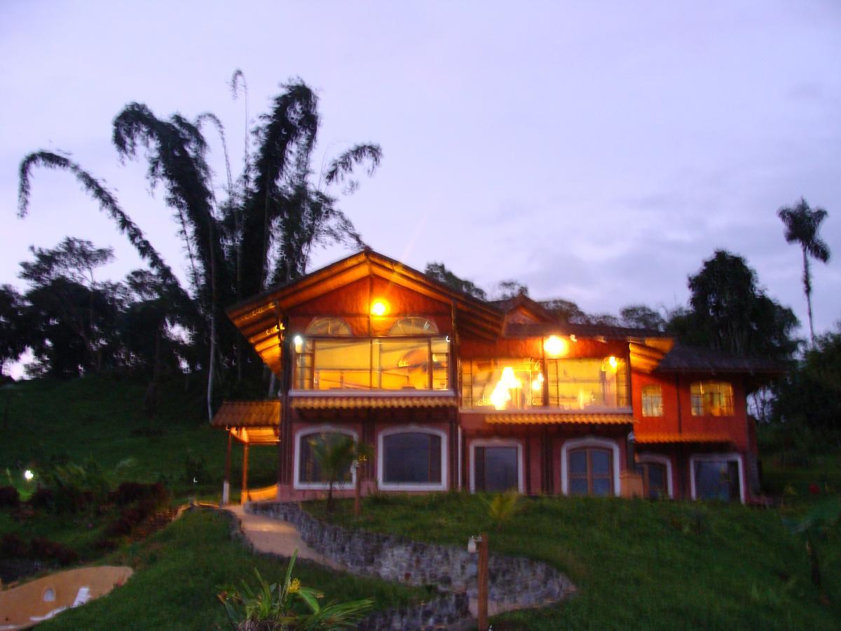 Hosteria "El Encanto" San Miguel de los Bancos Esterno foto