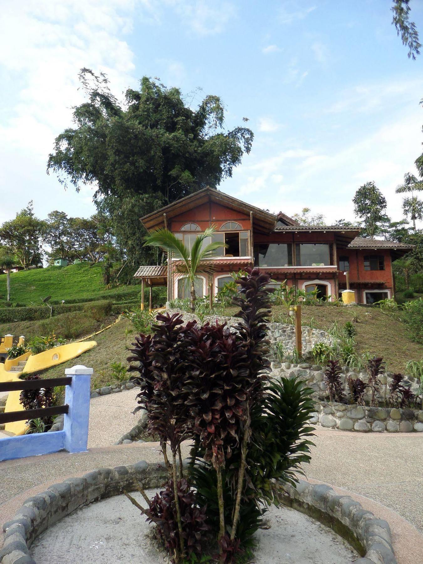 Hosteria "El Encanto" San Miguel de los Bancos Esterno foto