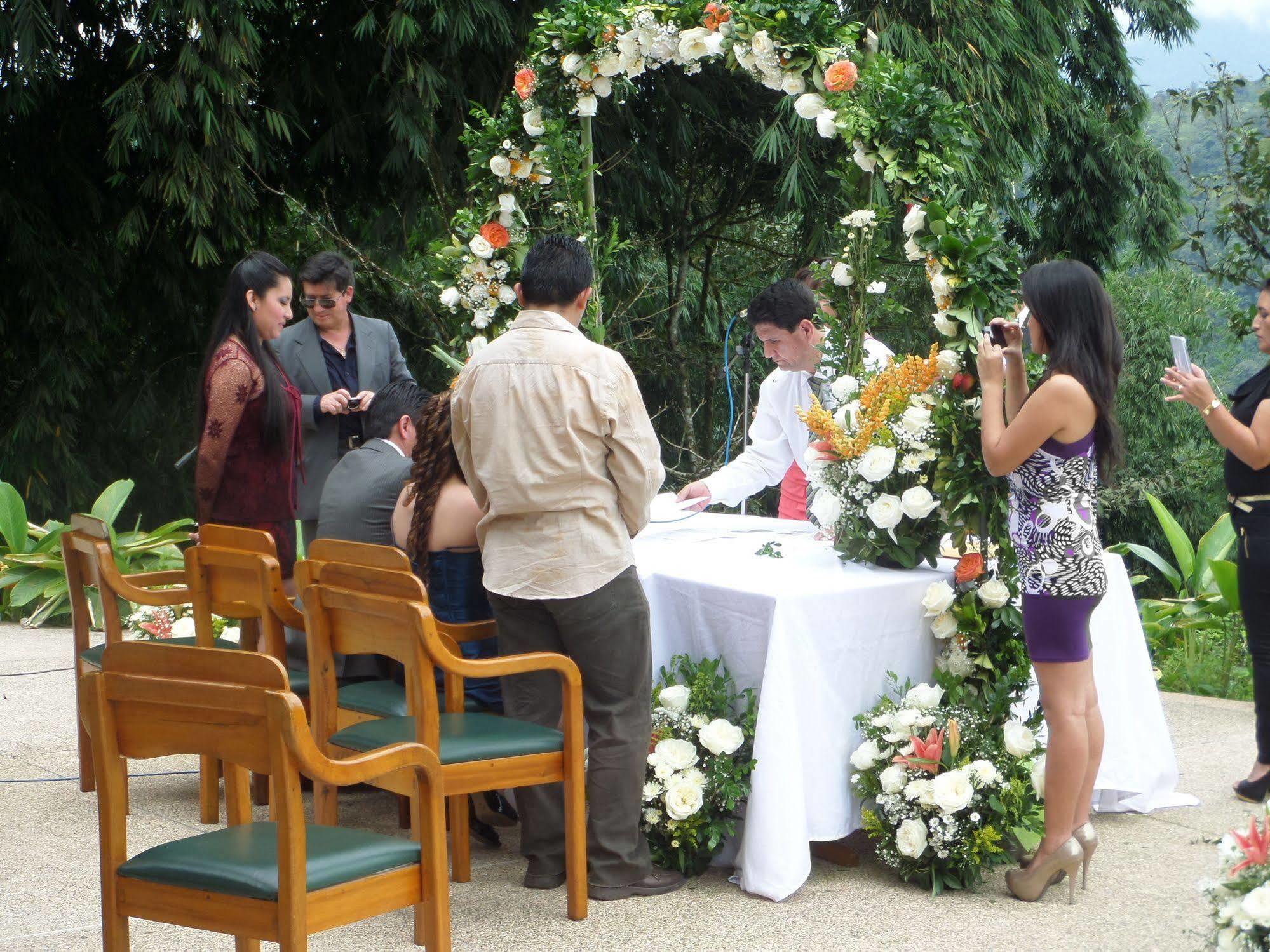 Hosteria "El Encanto" San Miguel de los Bancos Esterno foto
